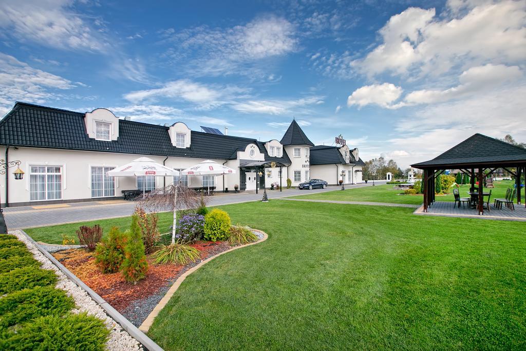 Hotel Campari Gora Motyczna Bagian luar foto