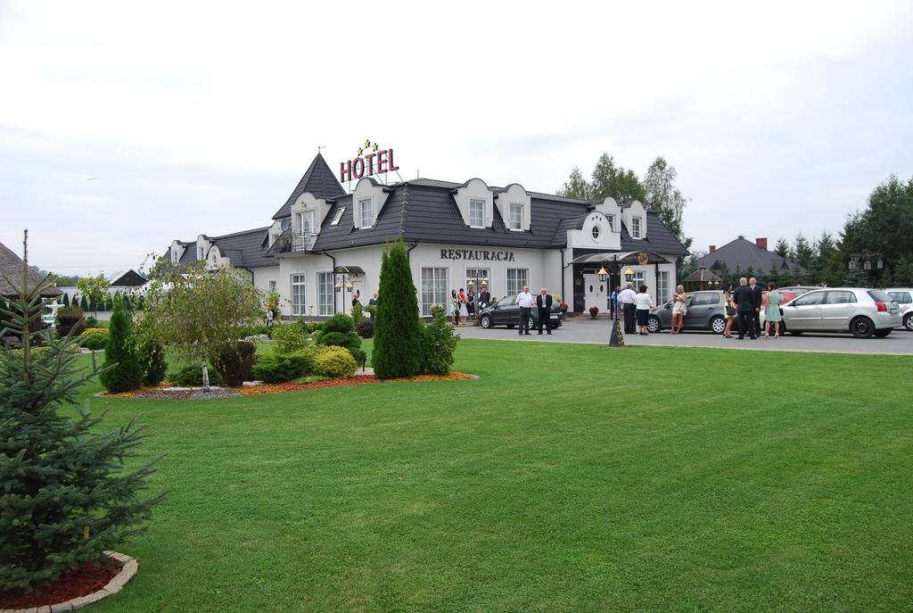 Hotel Campari Gora Motyczna Bagian luar foto