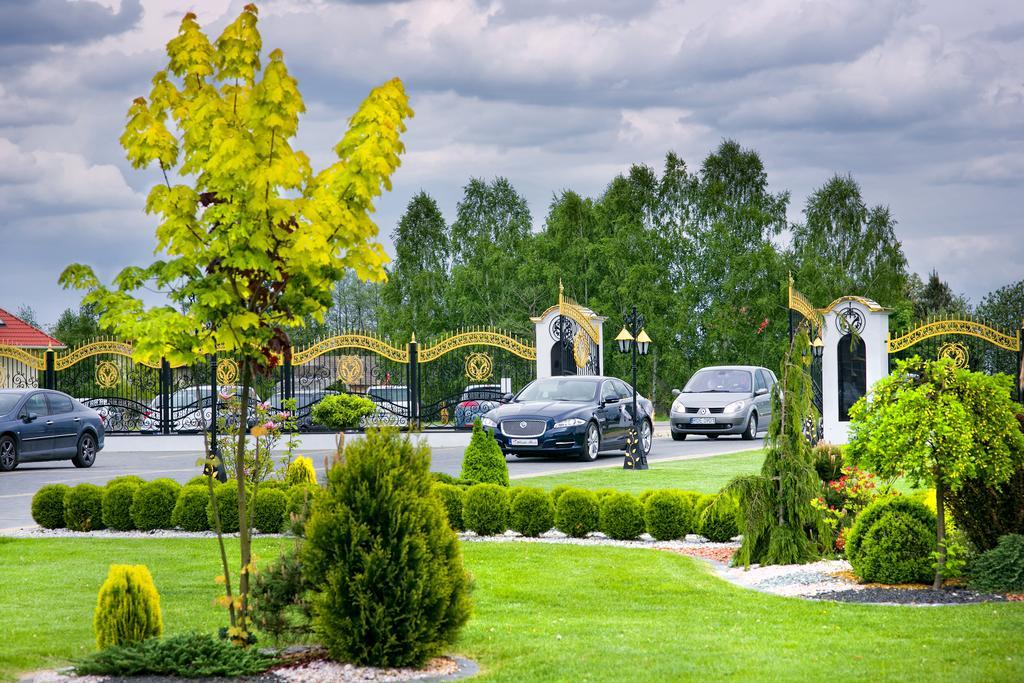 Hotel Campari Gora Motyczna Bagian luar foto