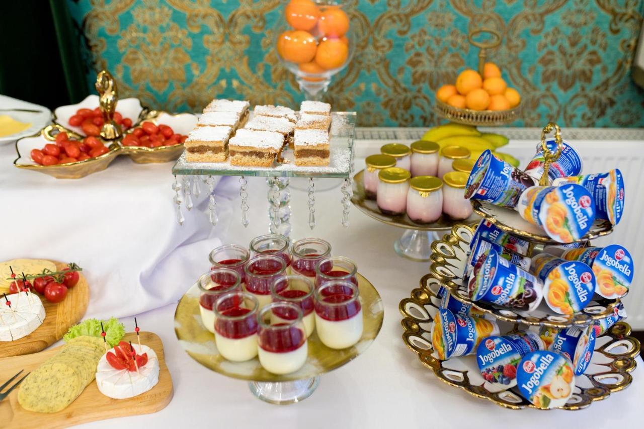 Hotel Campari Gora Motyczna Bagian luar foto